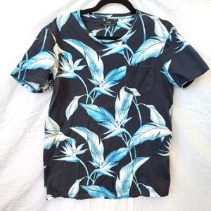 Oodji man birds of paradise blue short sleeved shirt, size medium